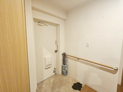 【玄関】 | ロイヤルコーポ朝霧