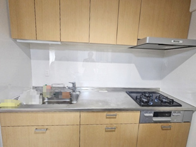 【キッチン】 | ロイヤルコーポ朝霧 | 広めの調理スペースは、女性に嬉しいポイントです