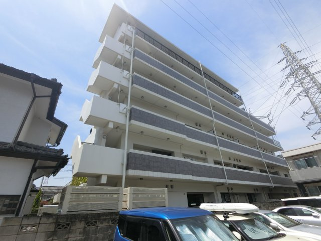 マリアージュ市川の外観