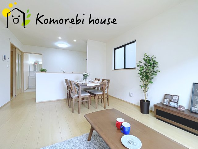 上尾市栄町78番１　新築一戸建て　ハートフルタウン　Aの居間・リビング|26.3.30撮影済み