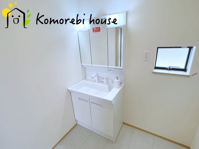 上尾市栄町78番１　新築一戸建て　ハートフルタウン　Aの独立洗面台|26.3.30撮影済み
