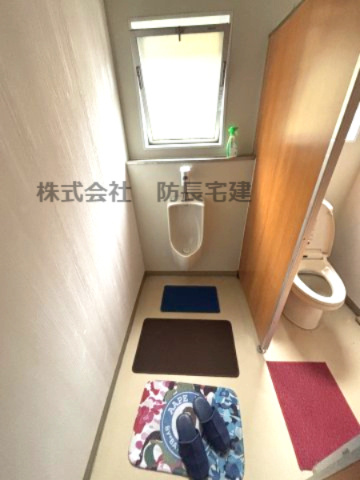 山口市下小鯖事務所の玄関