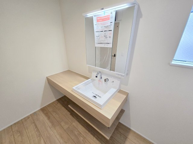 青梅市畑中２丁目　全1棟の独立洗面台