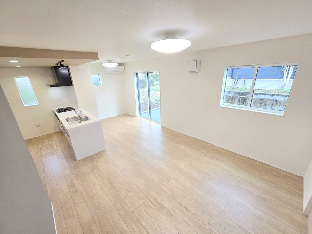 青梅市畑中２丁目　全1棟の居間・リビング