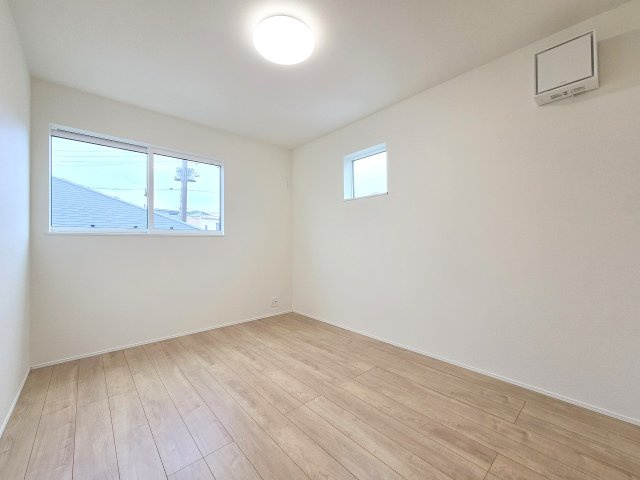 青梅市畑中２丁目　全1棟の洋室