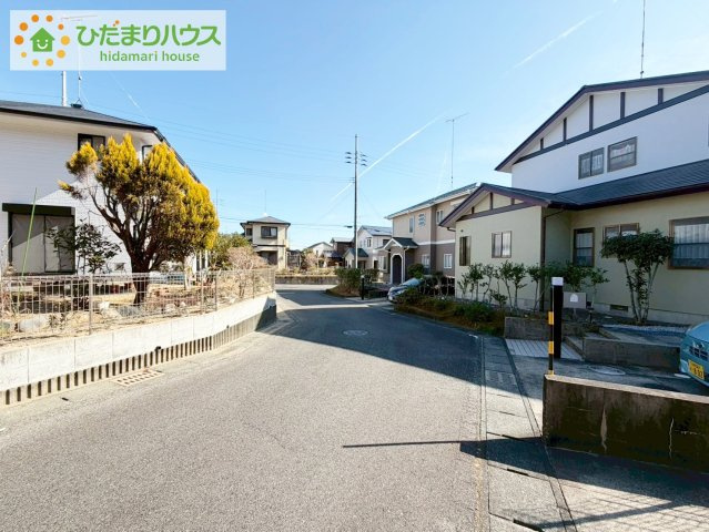 いわき市南台1丁目　中古戸建の前面道路含む現地写真|前面道路も幅が広いため車庫入れも安心です(^^)/