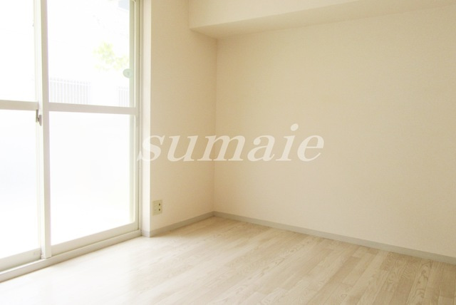 メゾンアサヒの洋室|陽当りもいいですよ！