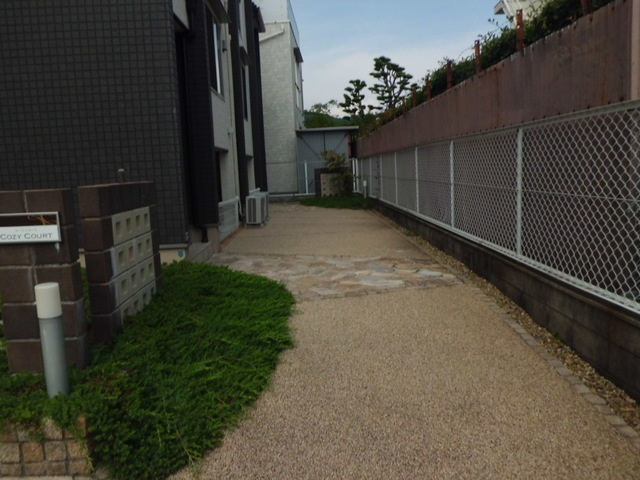コージィコートのエントランス