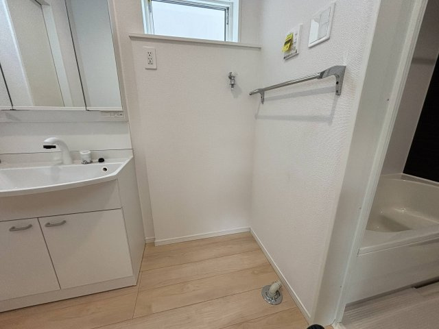 売新築戸建　沼津市沢田町の独立洗面台