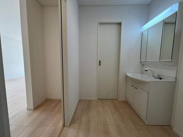 売新築戸建　沼津市沢田町の独立洗面台