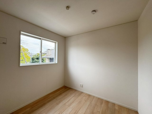 売新築戸建　沼津市沢田町の洋室