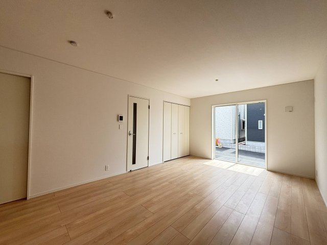 売新築戸建　沼津市沢田町の洋室
