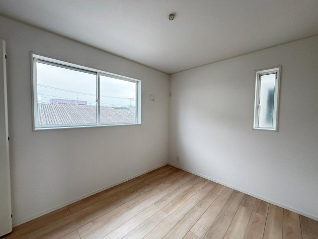 売新築戸建　沼津市沢田町の洋室