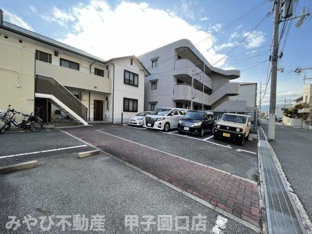 ベアント甲子園のエントランス