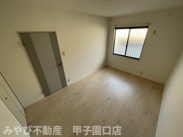 ベアント甲子園の洋室