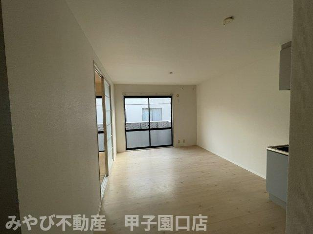 ベアント甲子園の居間・リビング