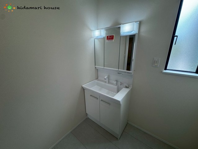 上尾市原市2322　新築戸建　ハートフルタウンCの独立洗面台