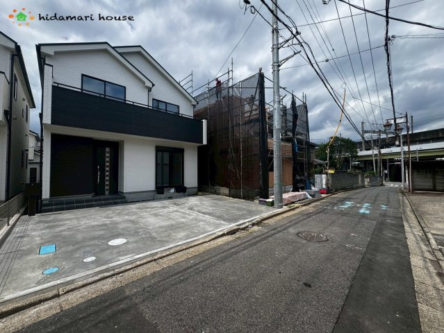 上尾市原市2322　新築戸建　ハートフルタウンCの前面道路含む現地写真