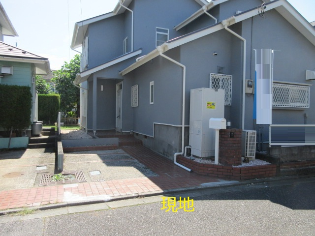 中古戸建　鳩山町松ヶ丘1-15-4（リフォーム住宅）の駐車場