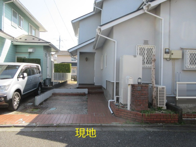 中古戸建　鳩山町松ヶ丘1-15-4（リフォーム住宅）の駐車場