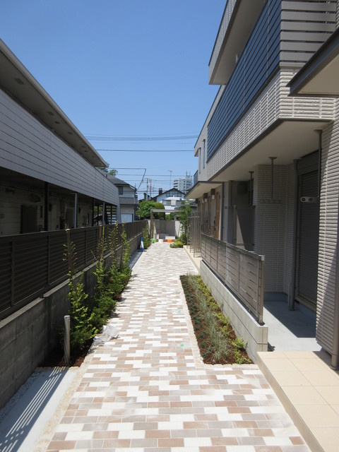 ＢＯＲＩＫＩ　みなみおおいずみのエントランス|★「ＢＯＲＩＫＩの庭」は入居者皆さんの庭です★