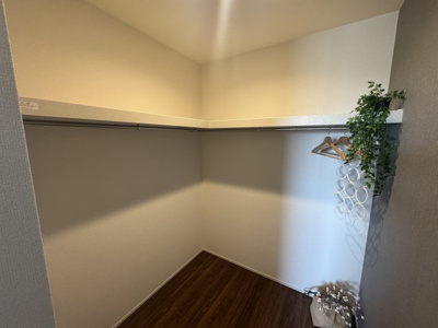 【収納】 | うるま市高江洲（全3棟）2号棟 | 2号棟　洋室8.5帖＋WIC付き♪