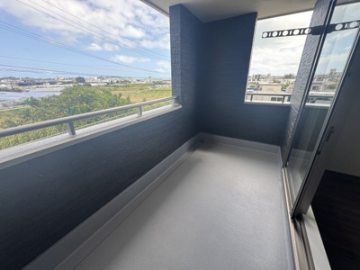 【バルコニー】 | うるま市高江洲（全3棟）2号棟 | 2号棟　インナーバルコニー♪