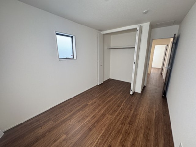 【洋室】 | うるま市高江洲（全3棟）2号棟 | 2号棟　洋室6.5帖＋CL付き♪