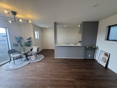 【居間・リビング】 | うるま市高江洲（全3棟）2号棟 | 2号棟　LDK17帖♪