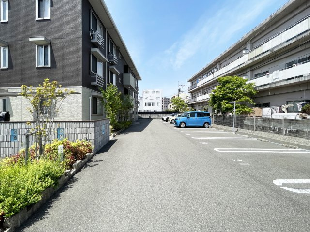 クオーレの駐車場