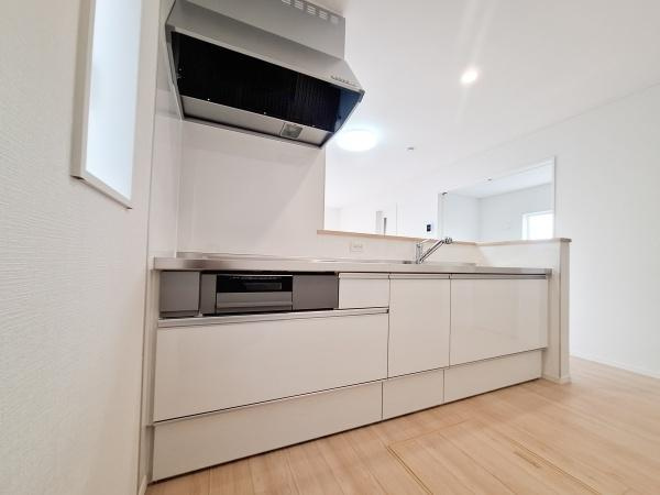 緑が丘第2-2号棟の前面道路含む現地写真|前面道路含む現地（2026年3月撮影）