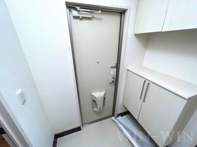 レスポワール井原の玄関