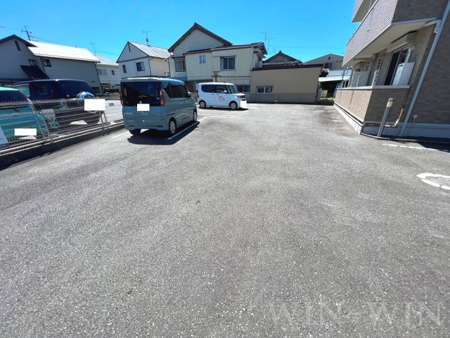 レスポワール井原の駐車場