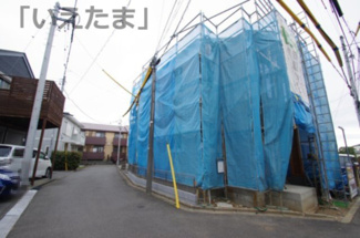【前面道路含む現地写真】