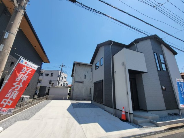 【LIGARE】宇都宮市日の出 第1期 限定1邸の駐車場|〇駐車スペース〇
駐車スペース最大4台可能♪コンビニ徒歩３分♪ドラックストアも徒歩４分♪資料には掲載しきれない情報が現地に沢山あります！現地に熟知した弊社営業にお任せください。
※2026年5月撮影