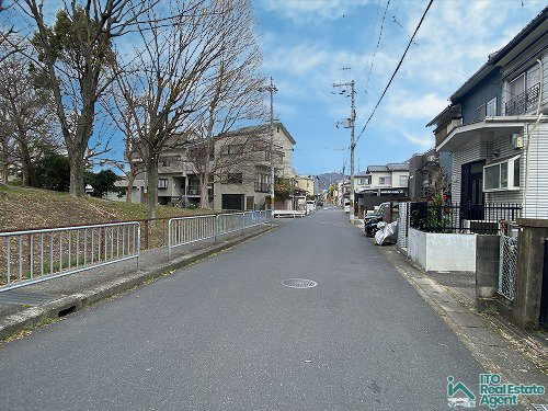 西賀茂榿ノ木町 建築条件無 土地の前面道路含む現地写真
