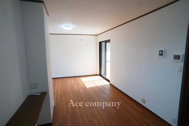 【居間・リビング】 | 東大阪市新家西町 | 【LDK：約15.1帖】