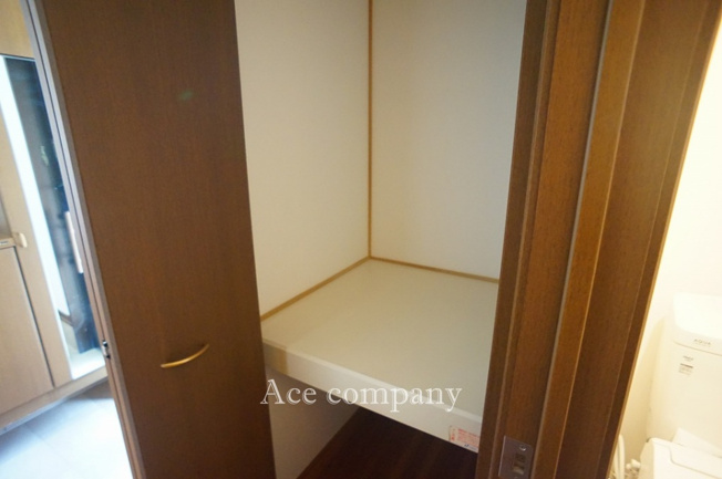 【収納】 | 東大阪市新家西町 | 1階、トイレ前にある収納です♪