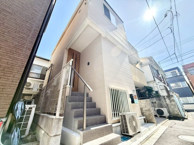 中野区本町4丁目　新築戸建の外観|現地ご見学希望・資料請求などお気軽にお問い合わせ下さい！
03-5990-5201