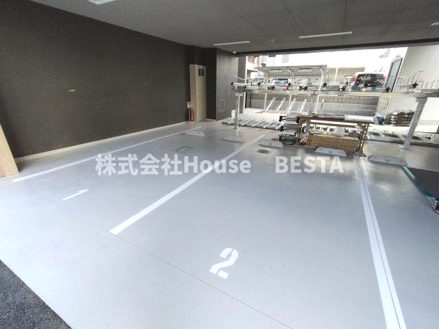 スワンズシティ神戸湊川Ⅱの駐車場