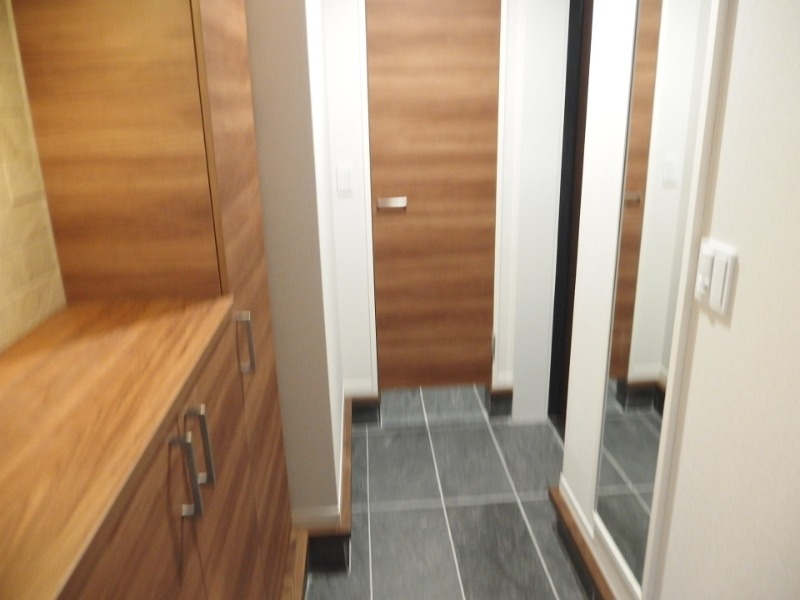 ケントスクエア八番館の玄関