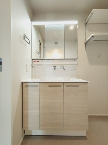 ラ　グリシーヌⅢの洗面所