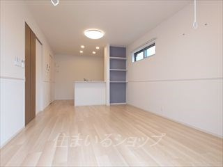 広島市安佐北区可部南１丁目の一戸建ての居間・リビング