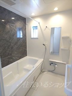 広島市安佐北区可部南１丁目の一戸建ての浴室