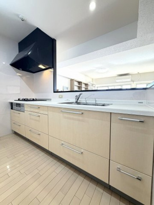 【キッチン】 | 夙川グリーンタウン南棟 | コンパクトなキッチンで掃除もラクラク