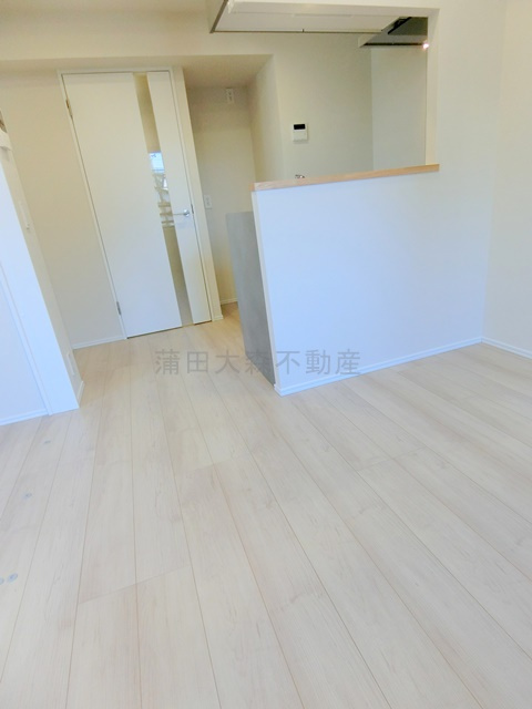 FABRIC蒲田west Residenceの居間・リビング|DK7.5帖