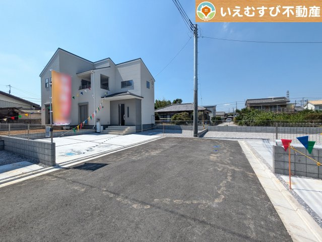 Livele Garden.S　上里町七本木第6の前面道路含む現地写真|整備されたばかりの綺麗な6ｍ道路
ゆとりの6ｍ道路に面しているのでお車の駐車も楽々、すれ違える広さが嬉しい！