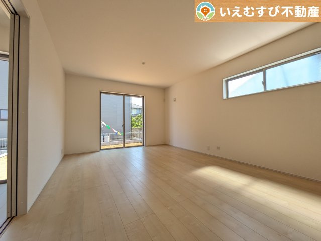 Livele Garden.S　上里町七本木第6の居間・リビング|ご家族みんながゆったりくつろげるリビング
ゆとりの空間でくつろいだり遊んだり、家族の時間が楽しみですね♪