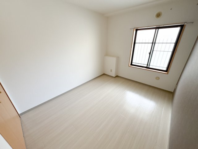 奈良市三碓５丁目の賃貸マンションの洋室
