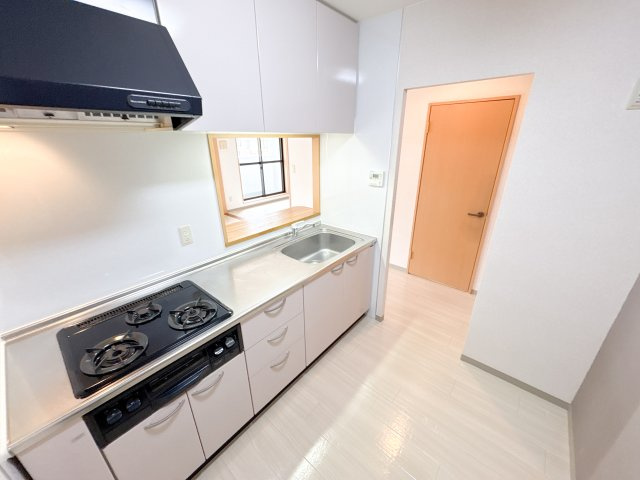 奈良市三碓５丁目の賃貸マンションのキッチン